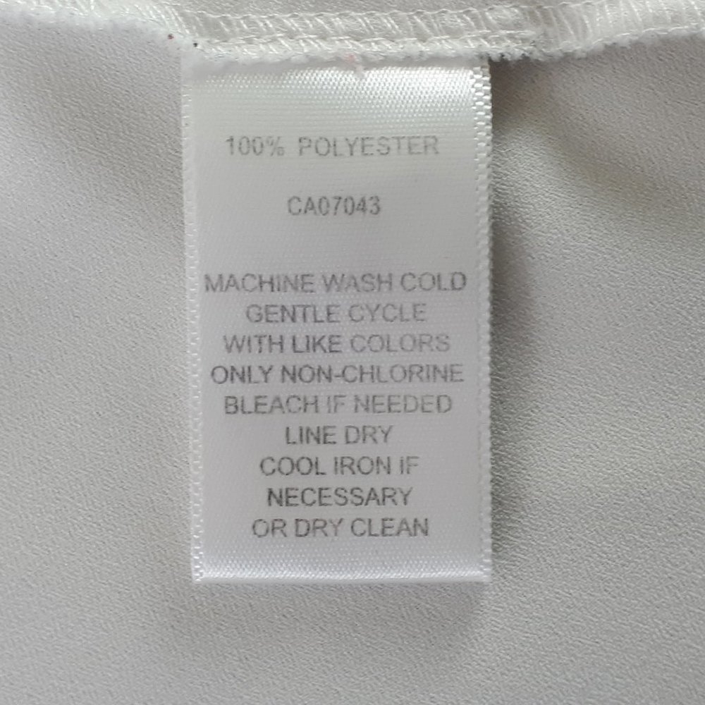 Spense Ivory Sleeveless Blouse - Picture 9 of 11